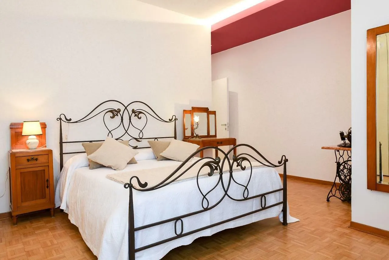 Apartment La Casa Nel Cielo Hotel Verona Italy
